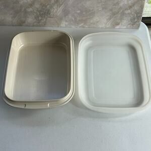 Vintage Tupperware Food Storage Container Tray With Lid 15" Cream